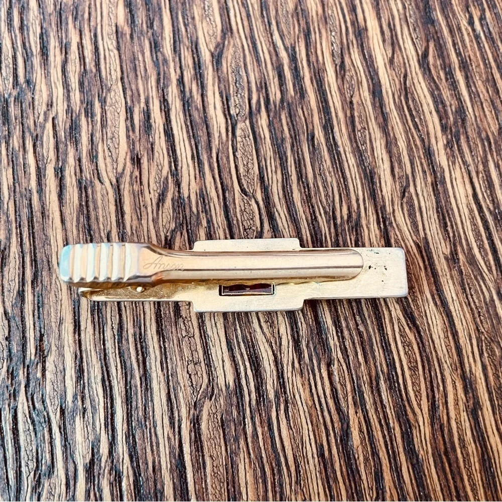 Anson Vintage Gold Tone Fuchsia Lucite Inset Tie Bar Cufflink Set Mid-Century